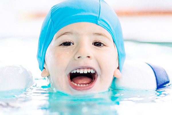 آموزش شنا کودکان - آموزش شنا خردسالان | آکادمی شنا خمینی شهر